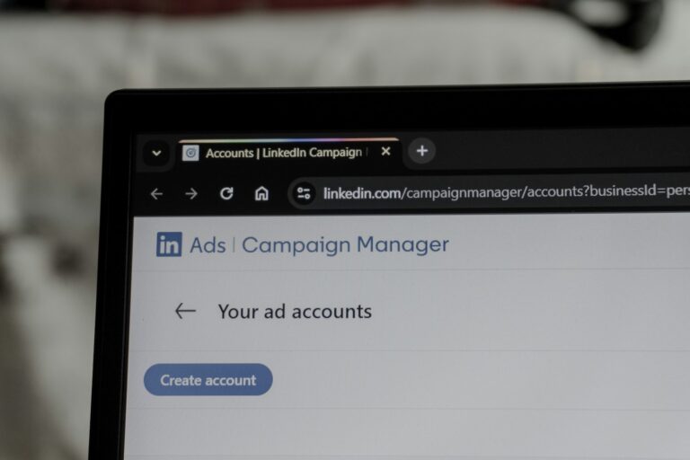 Online advertentie-campagnemanager op laptop